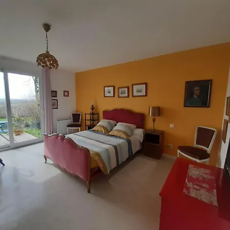 Sous La Charmille. Apartment *