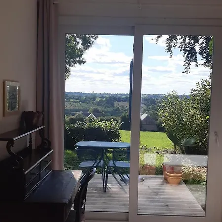 Sous La Charmille. Cerisy-la-Salle