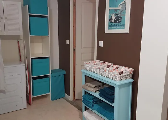 Sous La Charmille. * Cerisy-la-Salle